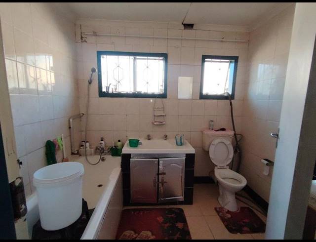 4 BEDROOM HOUSE FOR SALE IN LENASIA SOUTH